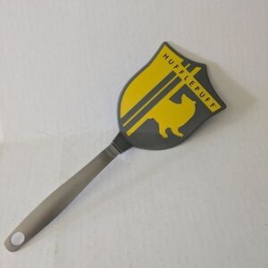 Williams Sonoma Hufflepuff Spatula - Yellow And Silver. Harry Potter